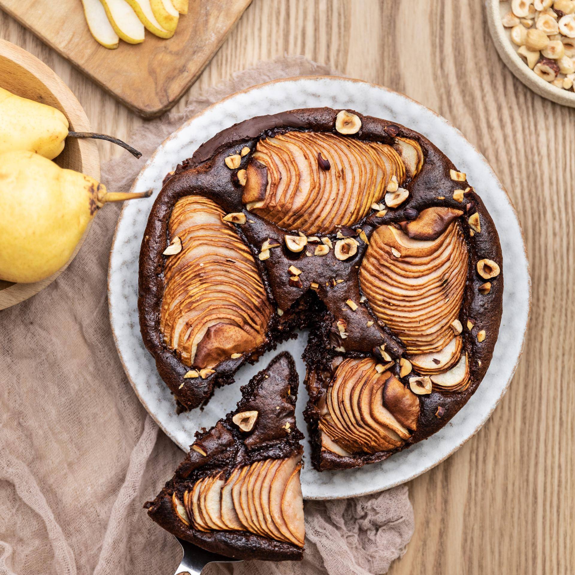 Gâteau au chocolat sans gluten aux poires et aux noisettes - Recette Poêles et Casseroles | Tefal