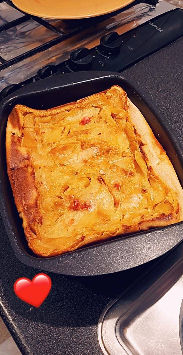 Clafoutis aux pommes et éclats de pralines roses - Recette Cake Factory | Tefal