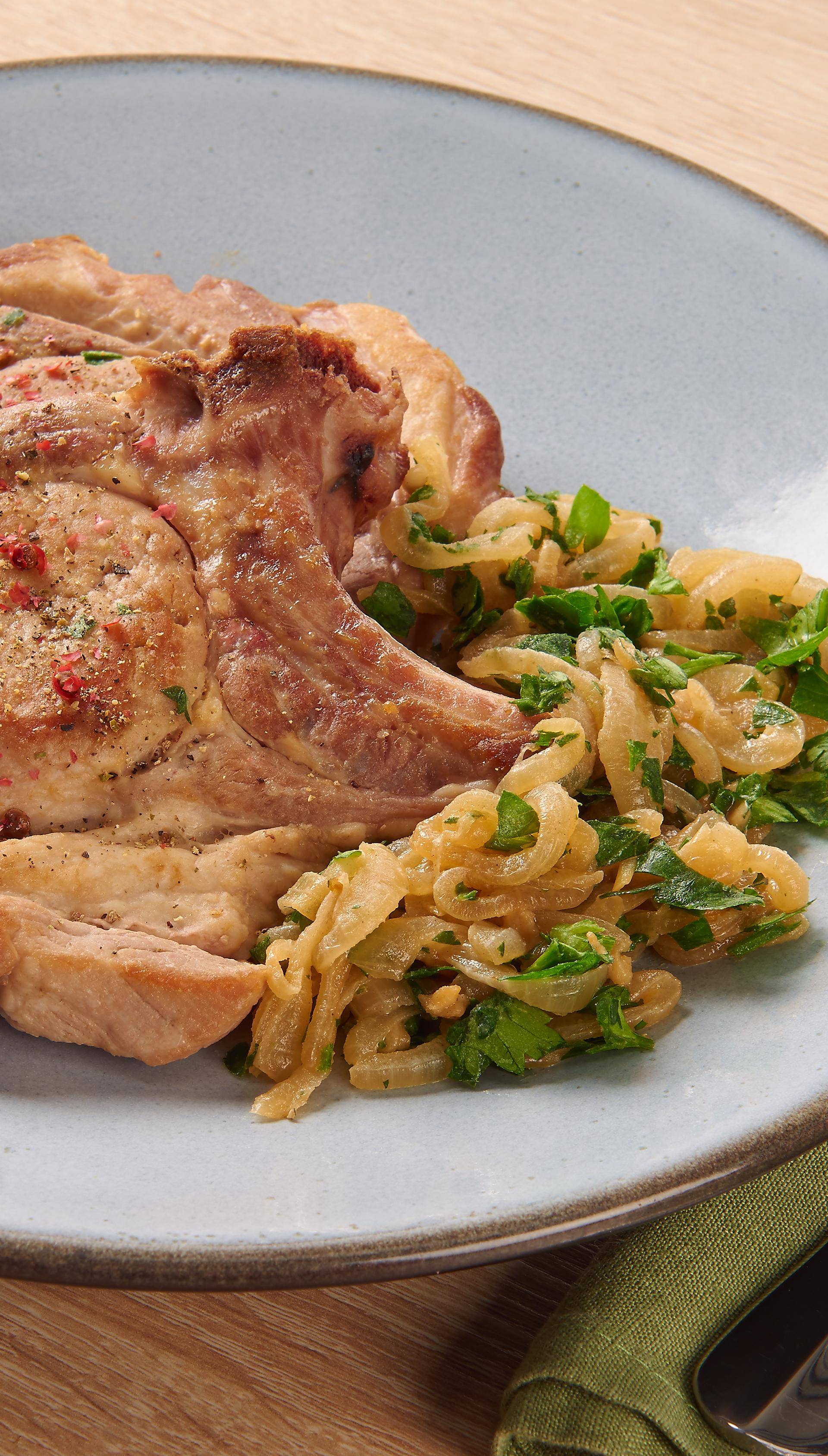 Côtes d’agneau à la gremolata, salade de tomate - Recette Poêles et Casseroles | Tefal