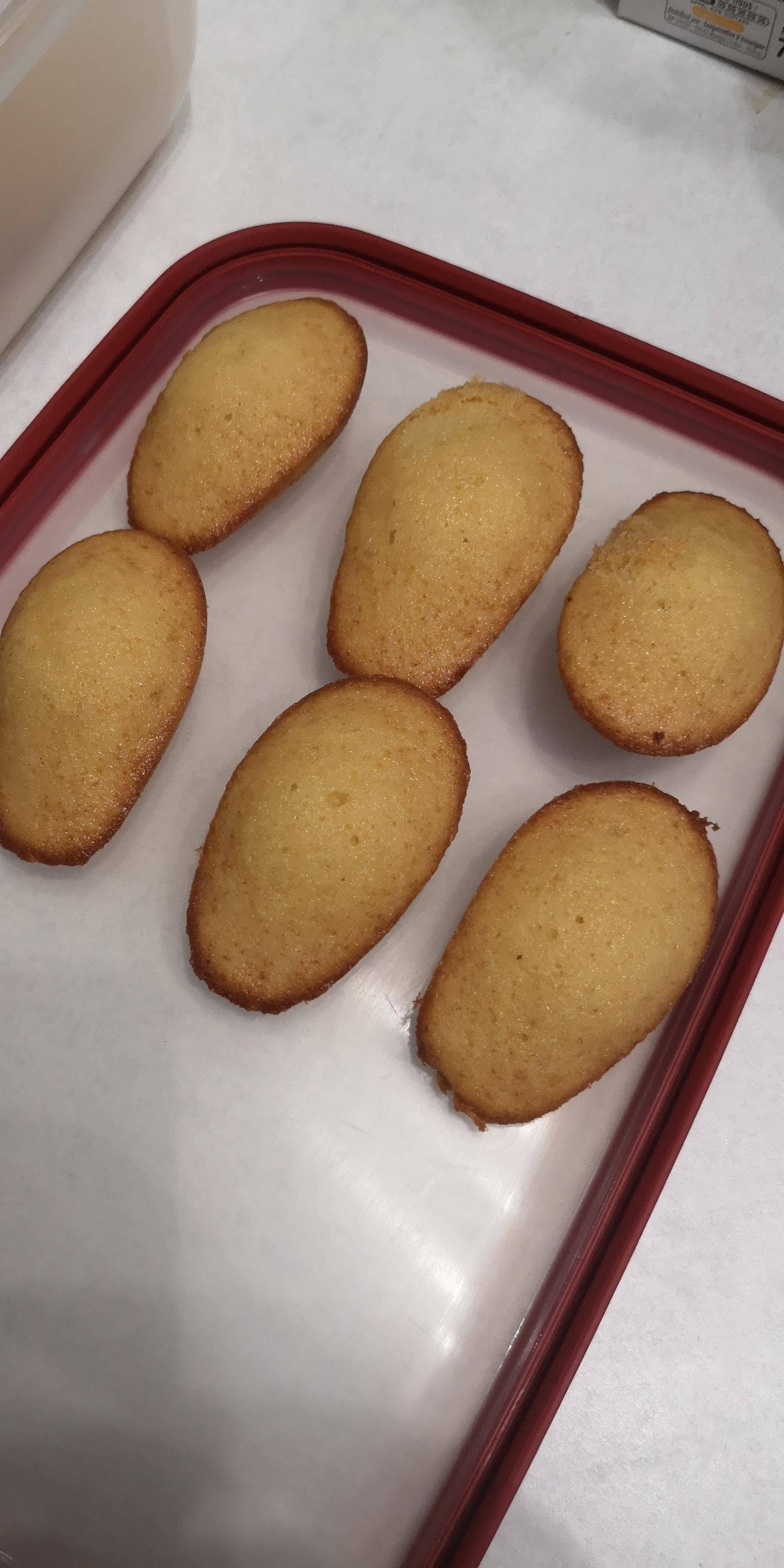 Madeleines moelleuses vanille amande - Recette Cake Factory | Tefal