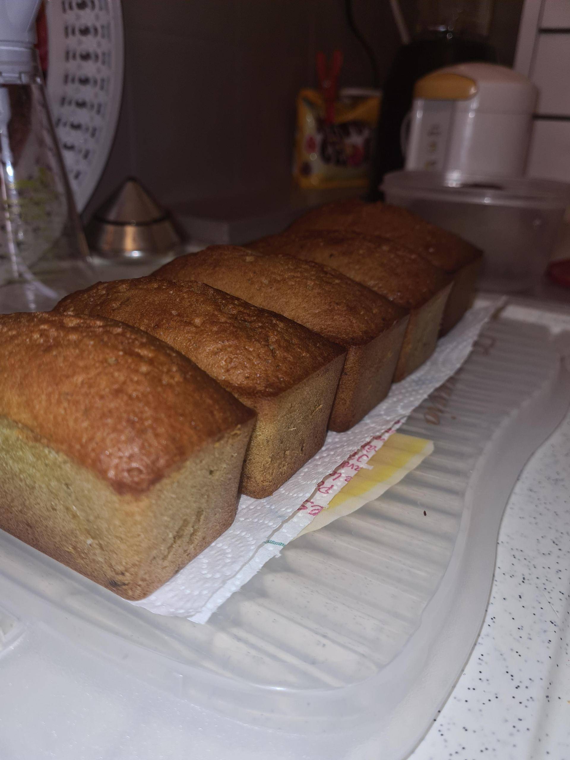 Financiers aux pistaches et aux framboises - Recette Cake Factory | Tefal
