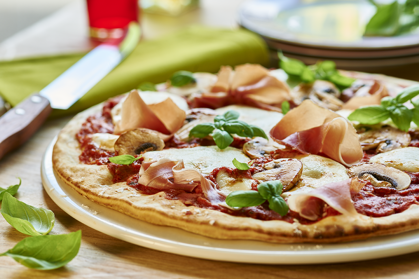 Pizza fraîche au jambon de pays - Recette Barbecue et planchas | Tefal