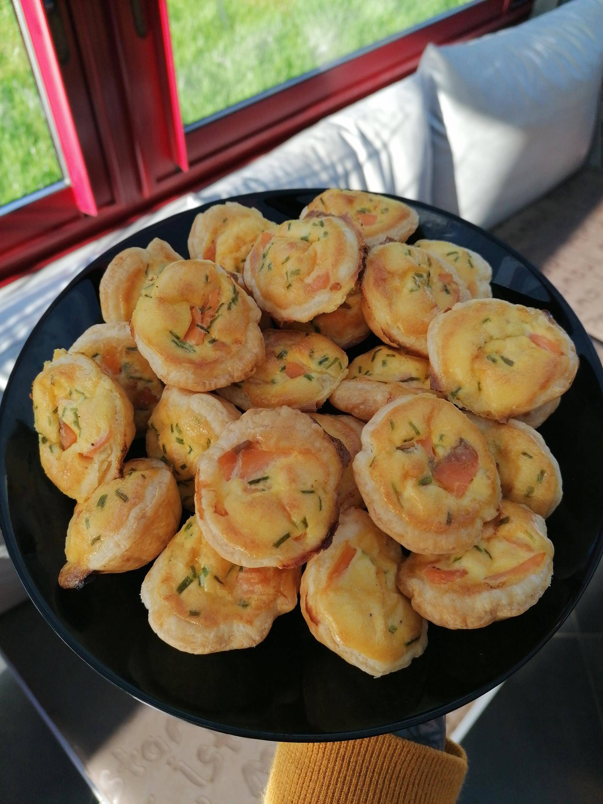 Mini quiches truite fumée ciboulette - Recette Cake Factory | Tefal