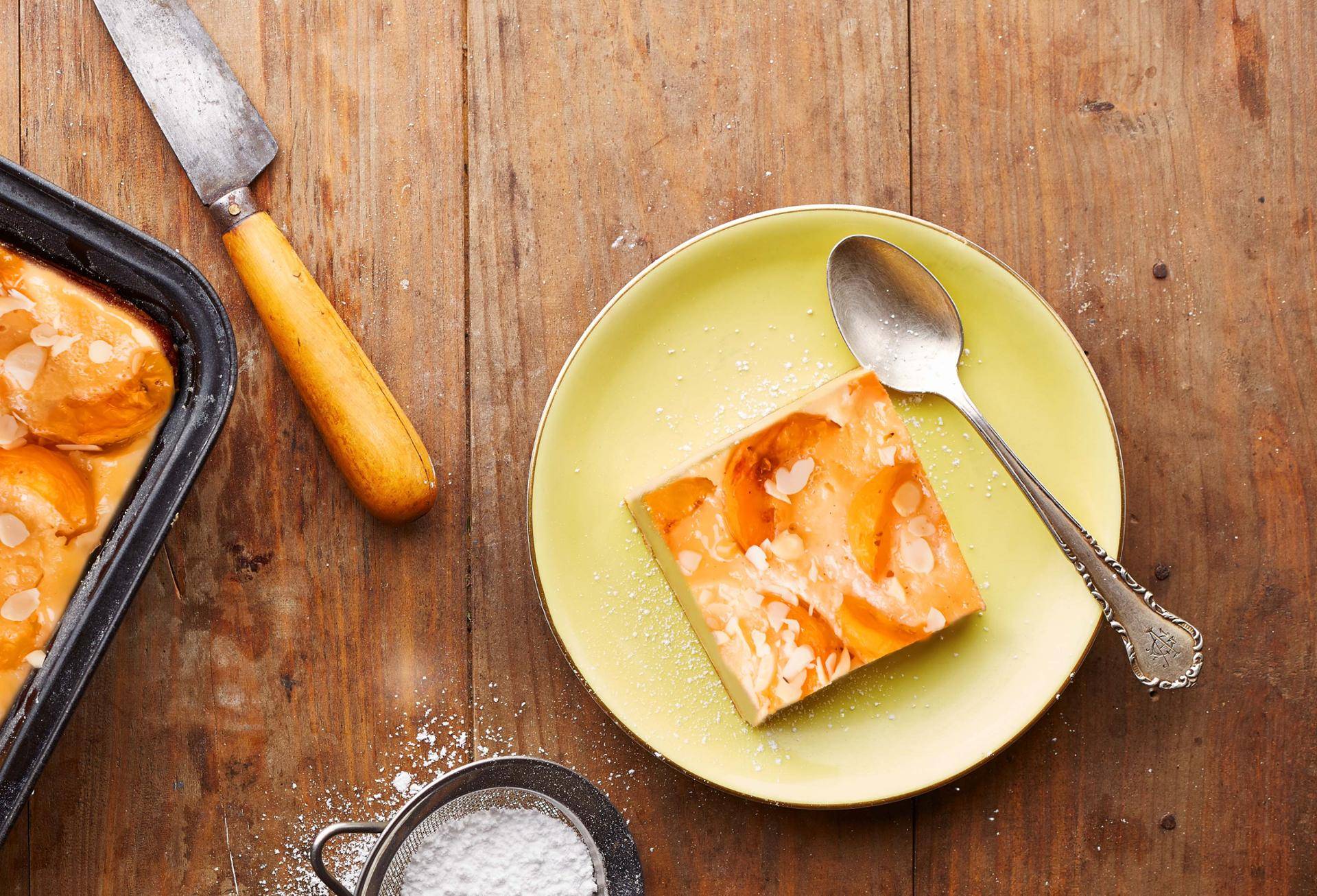 Clafoutis aux abricots noisettes et amandes - Recette Cake Factory | Tefal