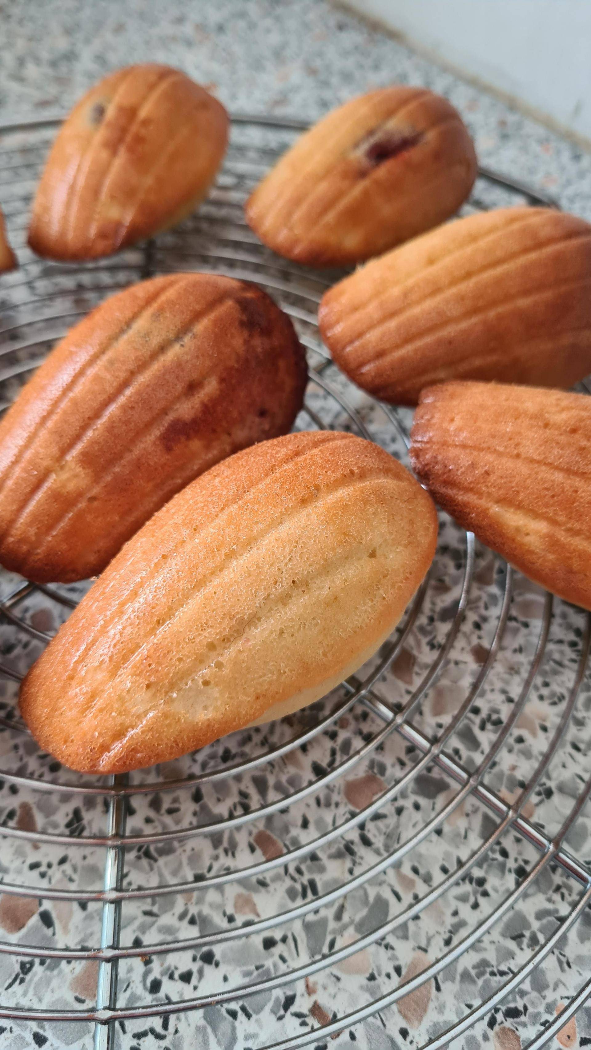 Madeleines fourrées confiture - Recette Cake Factory | Tefal