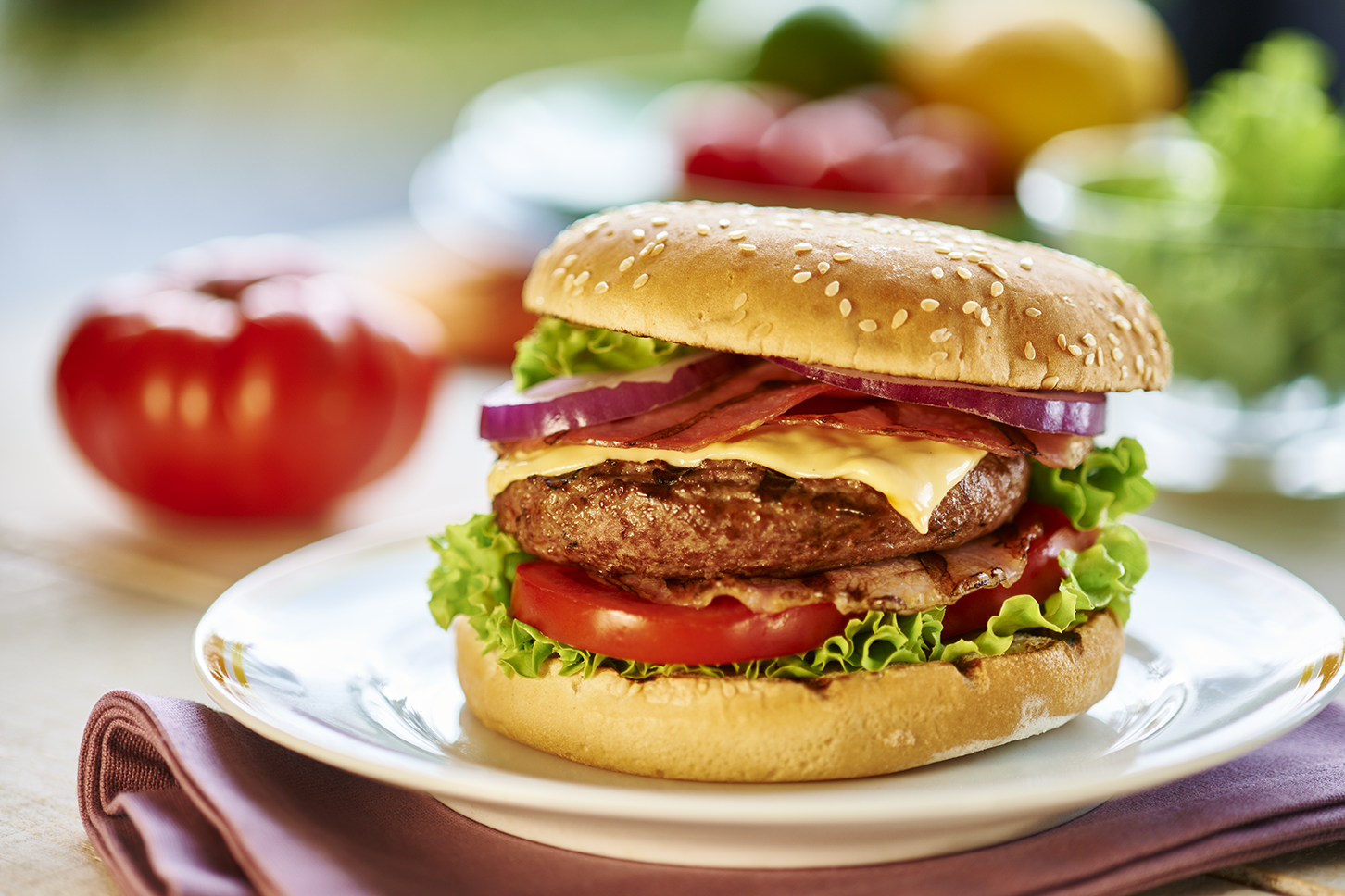 Burger au bacon fumé - Recette Barbecue et planchas | Tefal