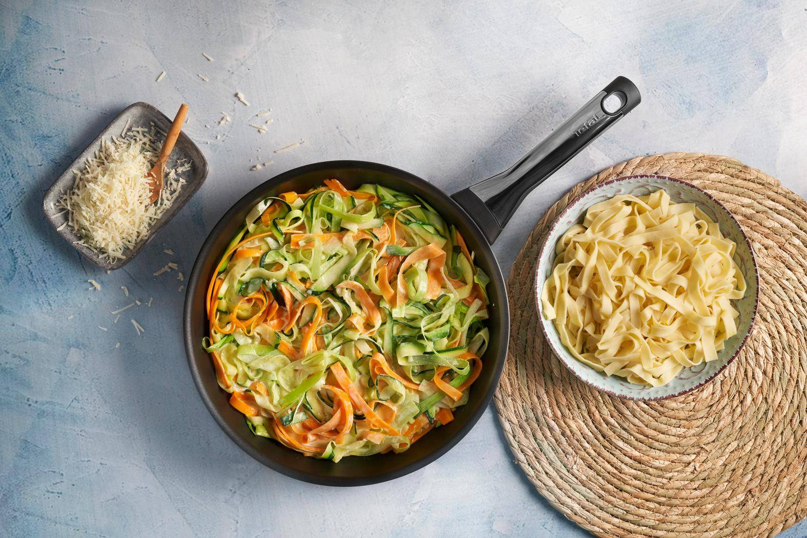 Tagliatelles de légumes à la crème de muscade - Recette Poêles et Casseroles | Tefal