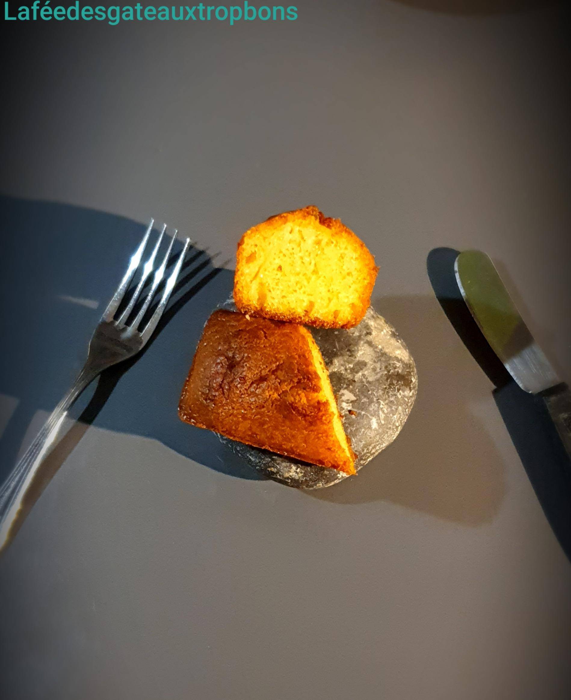 Cake salé boursin ail et fines herbes, emmental pointe de miel - Recette Cake Factory | Tefal