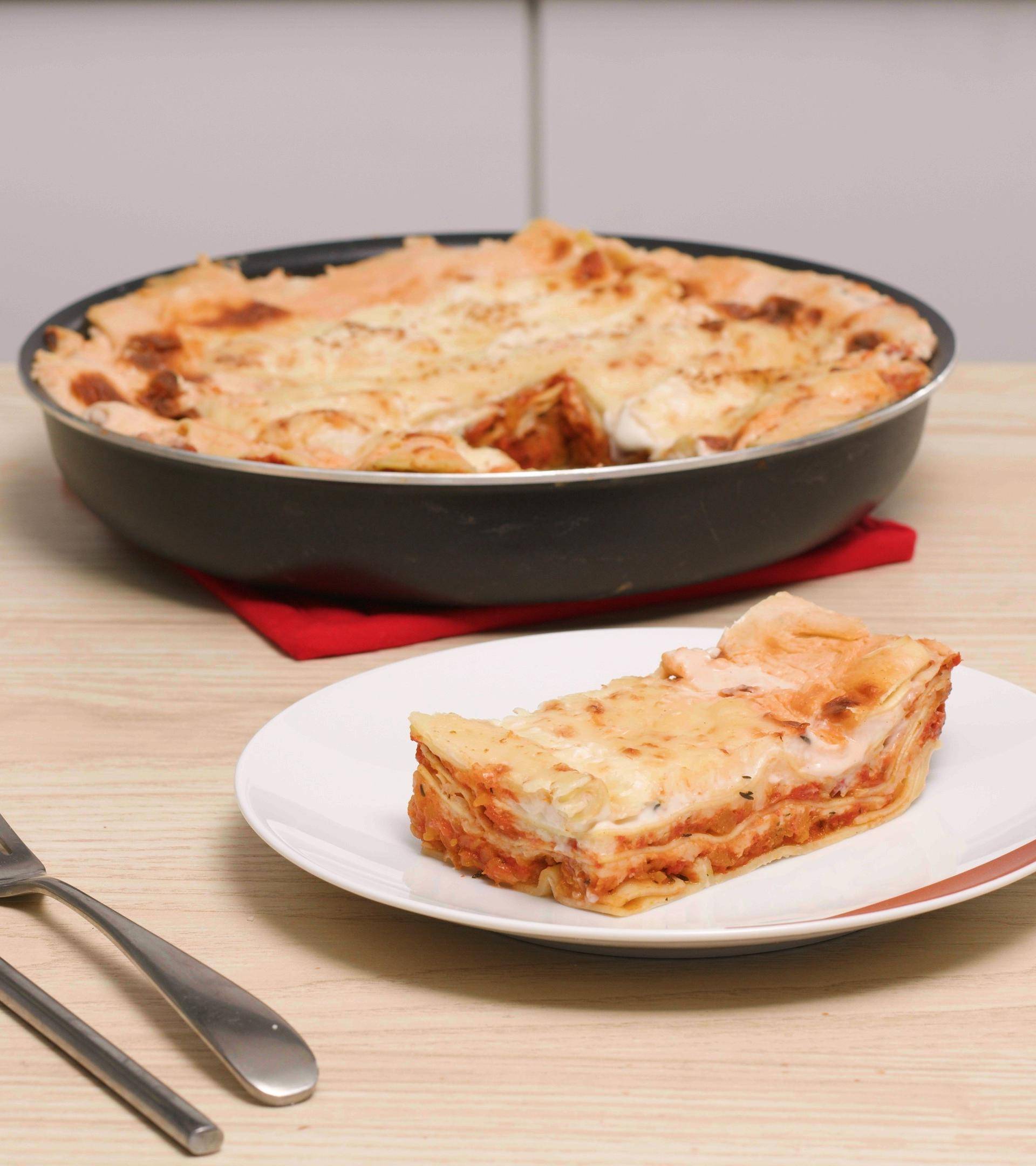 Lasagnes au bœuf, sauce tomate et mozzarella - Recette Poêles et Casseroles | Tefal