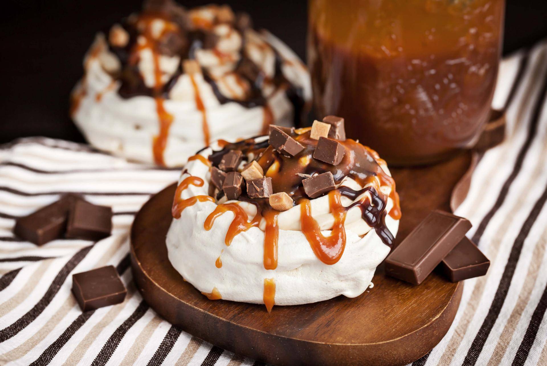 Pavlova au chocolat et au caramel - Recette Cake Factory | Tefal