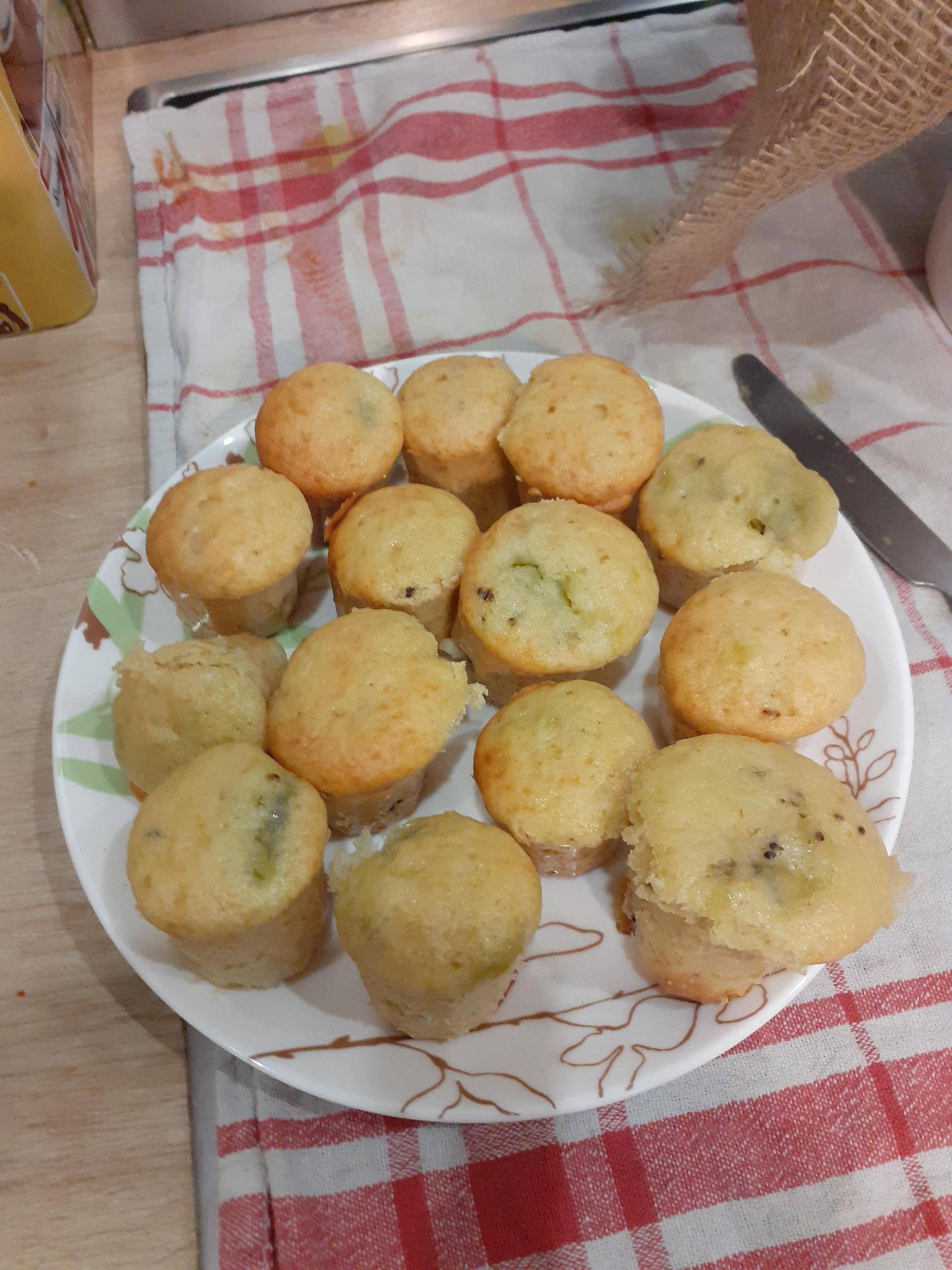 Canneles aux kiwi - Recette Cake Factory | Tefal