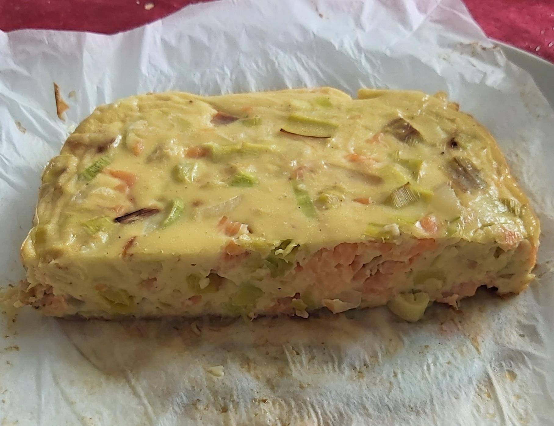 Quiche sans pâte aux poireaux et au saumon fumé - Recette Cake Factory | Tefal