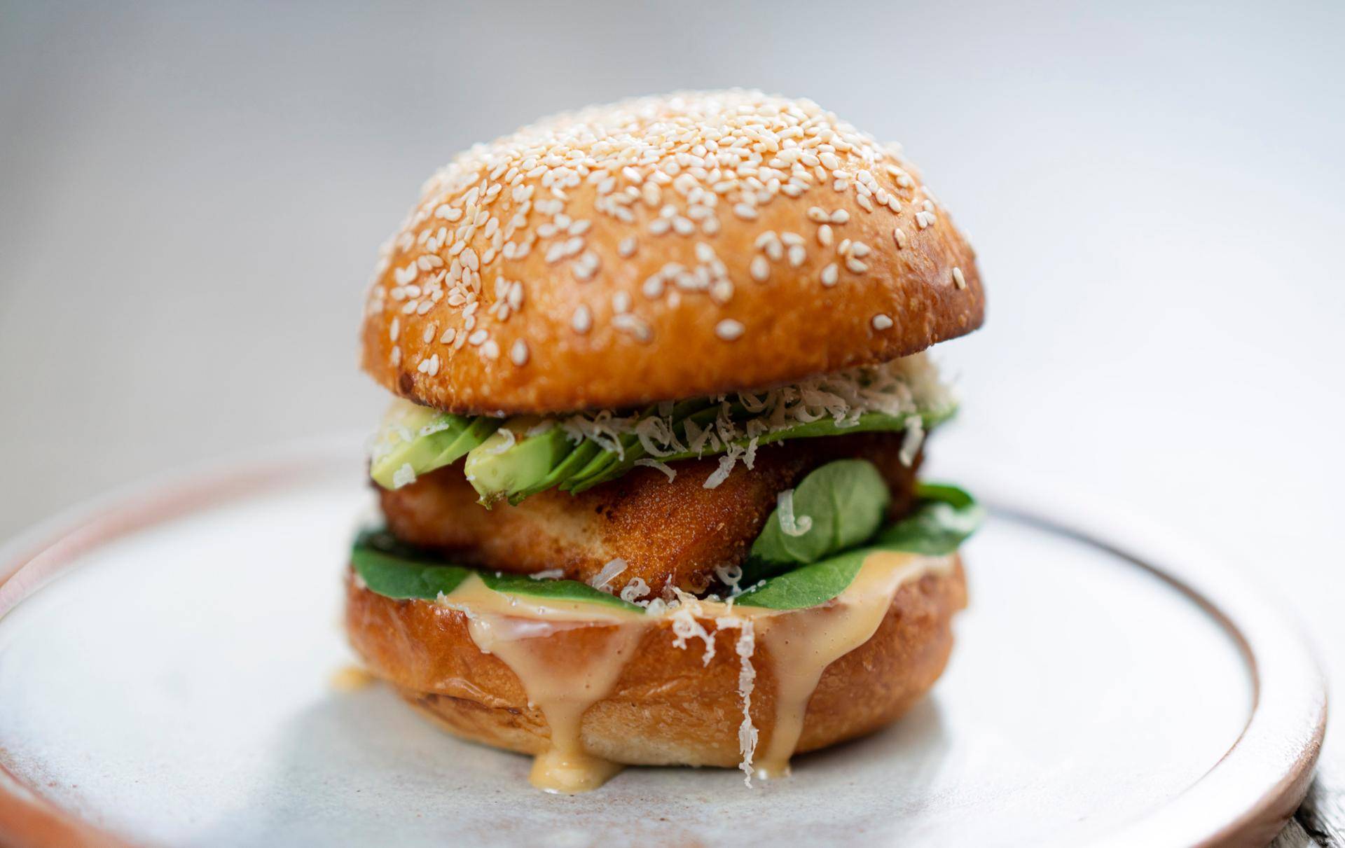 Burger de poisson, mayo spicy - Recette Poêles et Casseroles | Tefal