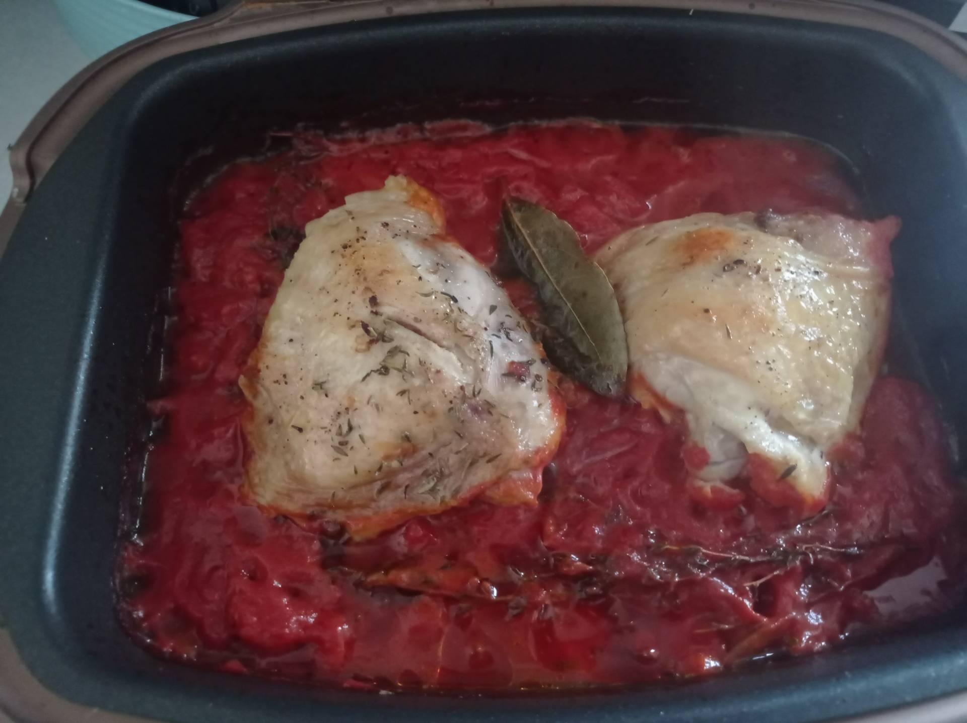 Haut de cuisse de poulet à la tomate - Recette Cake Factory Délices | Tefal