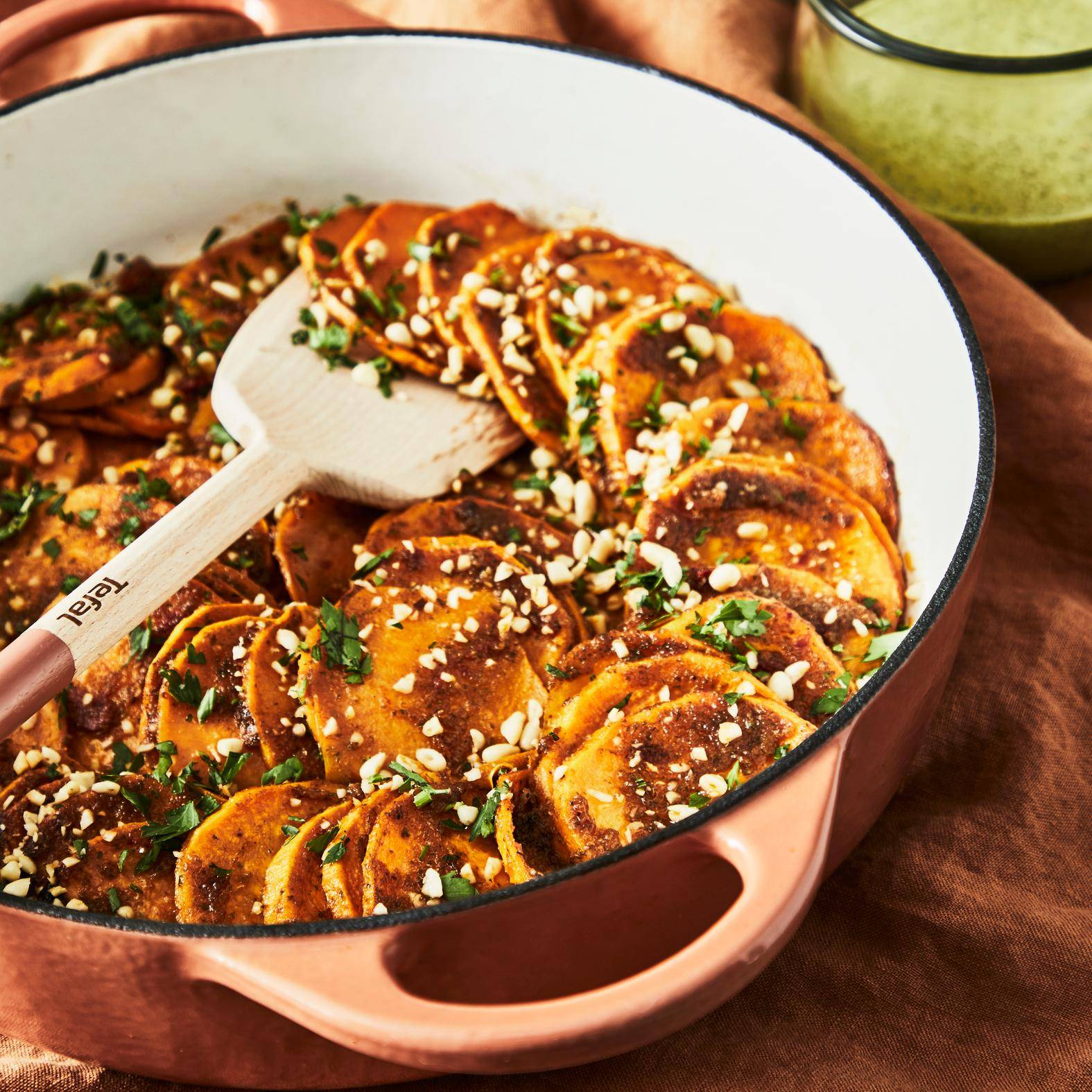 Gratin de patates douces sauce chimichurri - Recette Poêles et Casseroles | Tefal