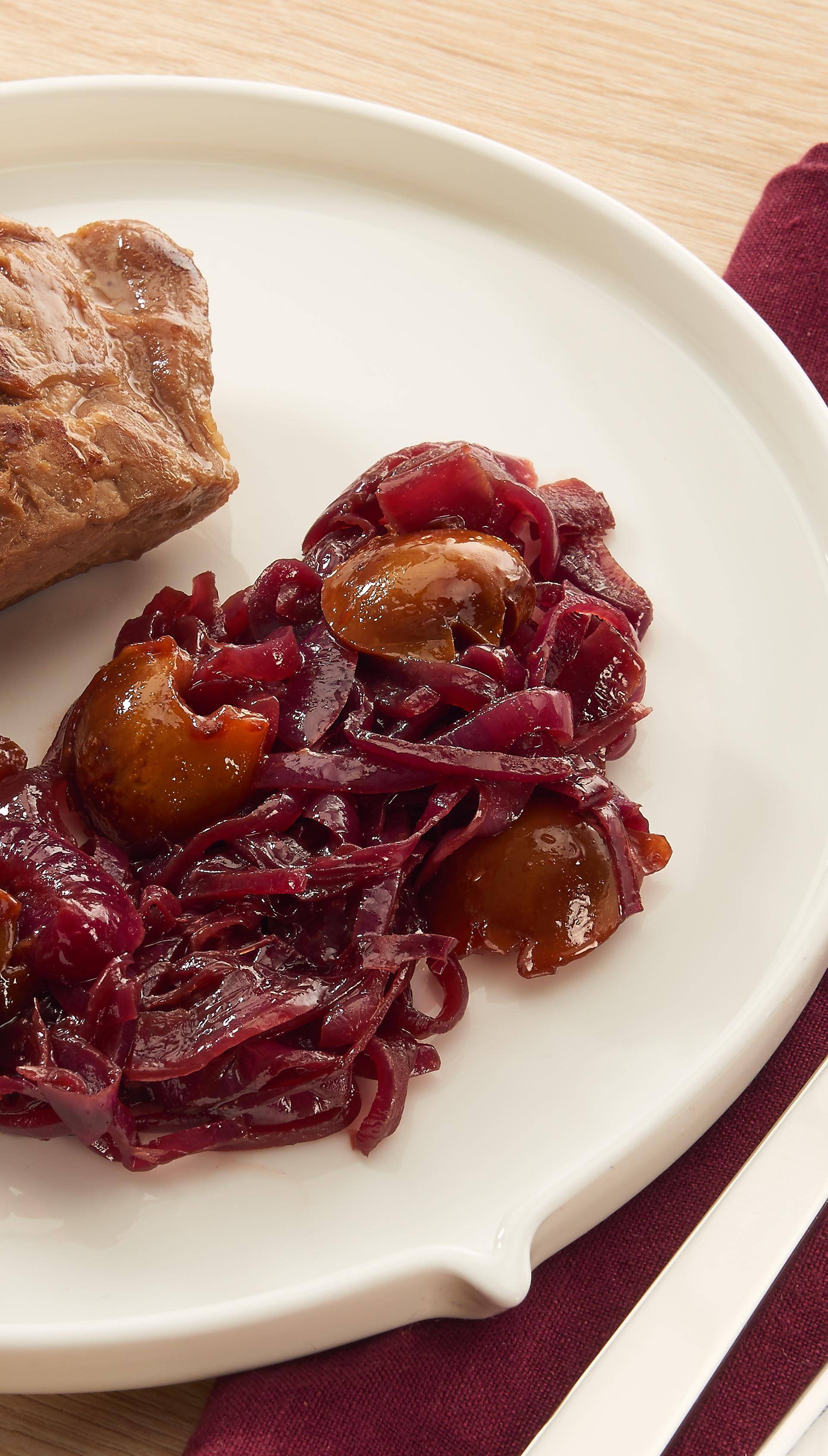 Médaillons de veau caramélisés au vinaigre balsamique et oignon rouge, ratatouille - Recette Poêles et Casseroles | Tefal