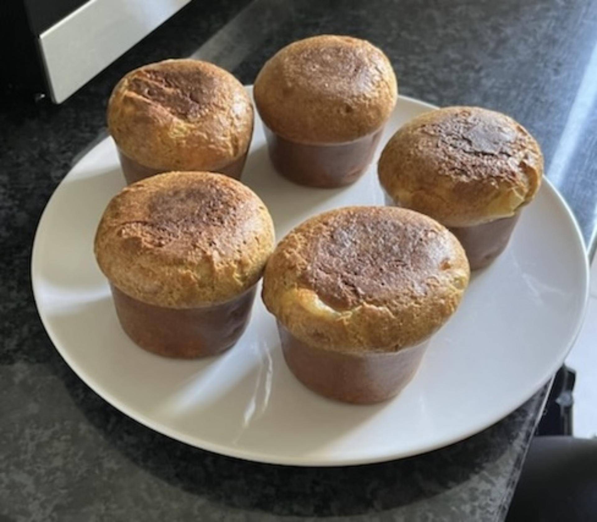 Muffins saumon fumé et chèvre - Recette Cake Factory | Tefal