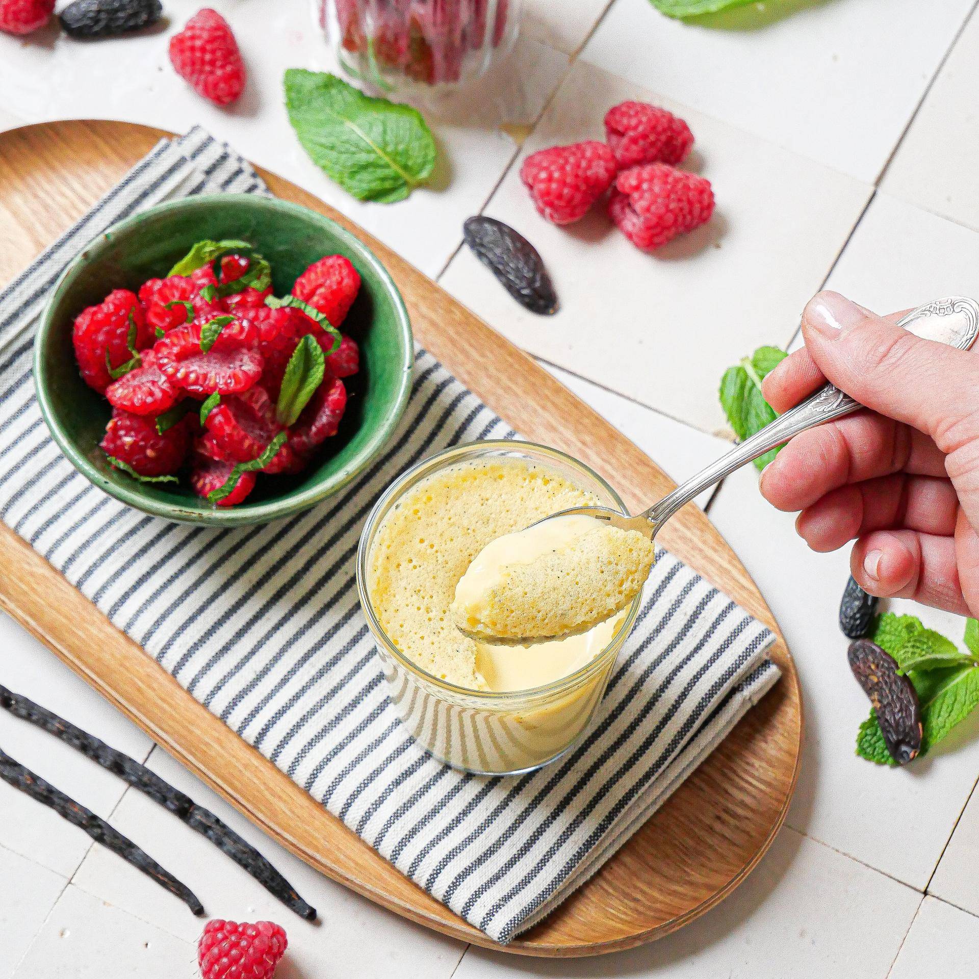 Crème vanille fève tonka et salade de framboise - Recette Cake Factory Infinity | Tefal