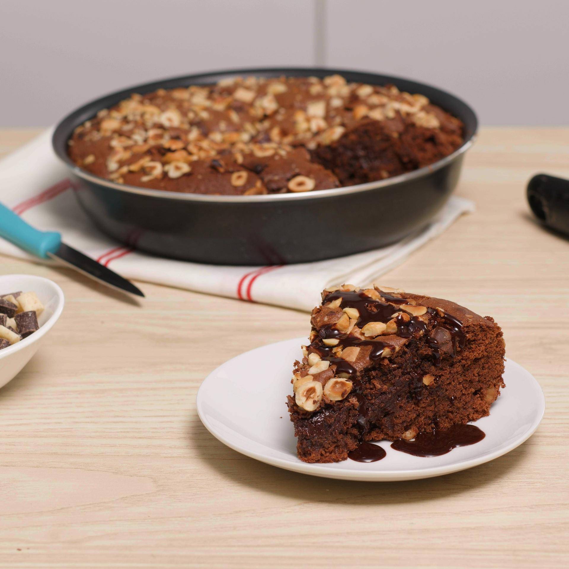 Brownie aux noisettes torréfiées et 3 chocolats - Recette Poêles et Casseroles | Tefal