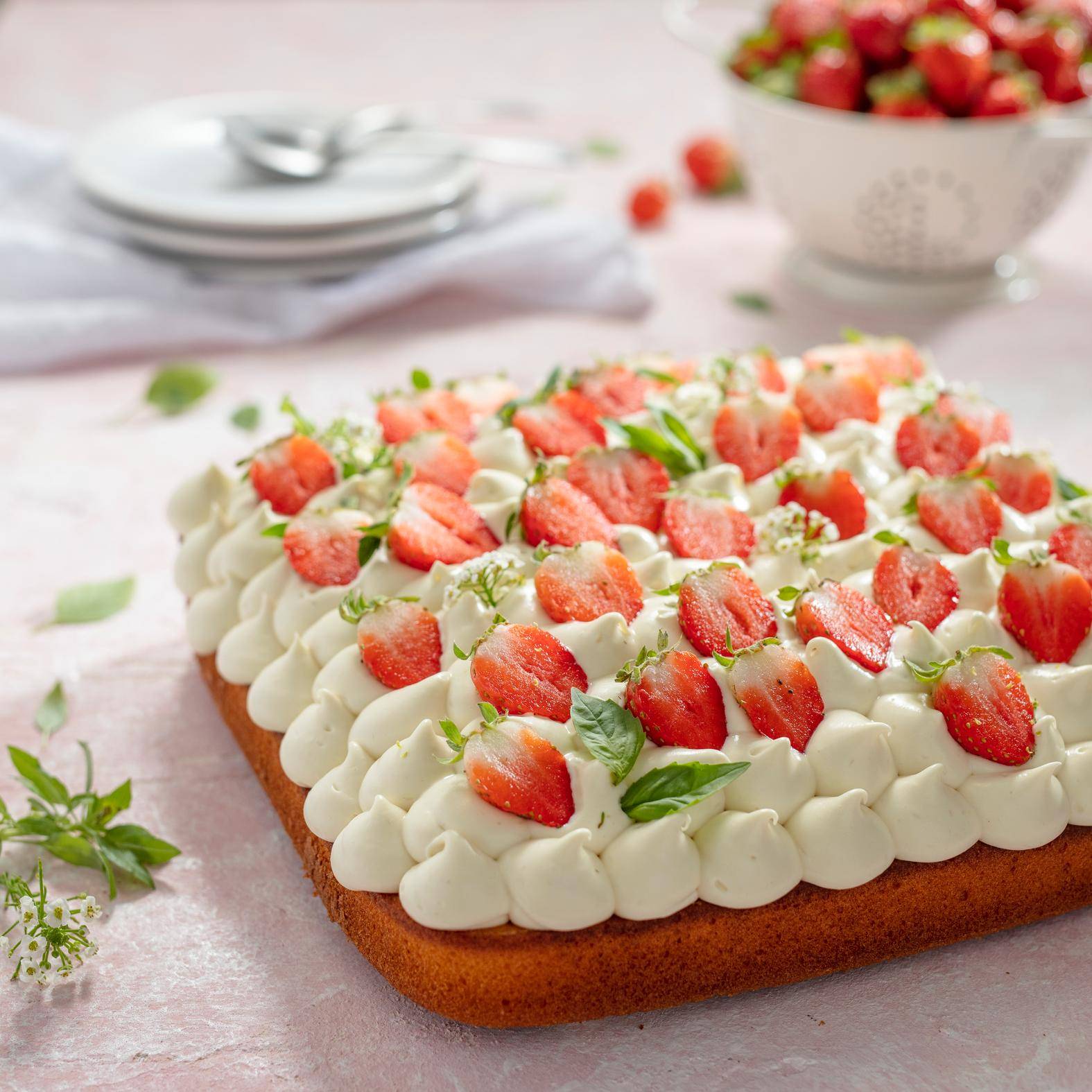 Gâteau au yaourt fraises et basilic - Recette Cake Factory Infinity | Tefal